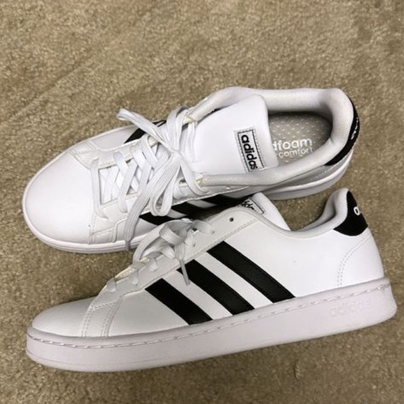 Adidas - Picture 1 of 1